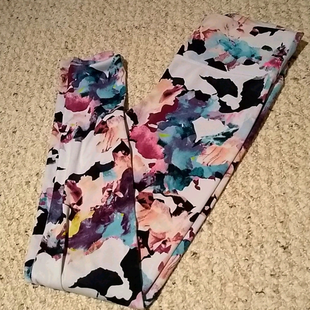 White floral leggings